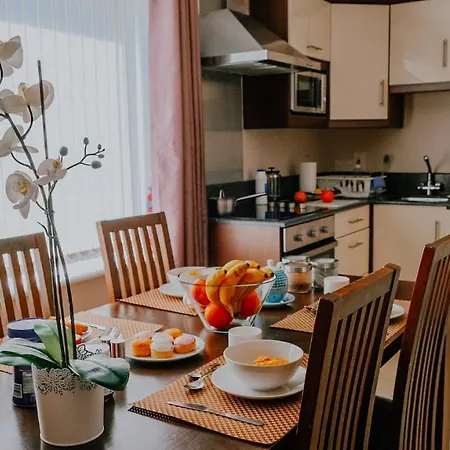 Five Lamps Apartment