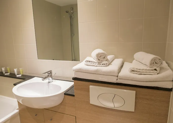 Five Lamps アパート