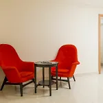 Five Lamps Apartment *